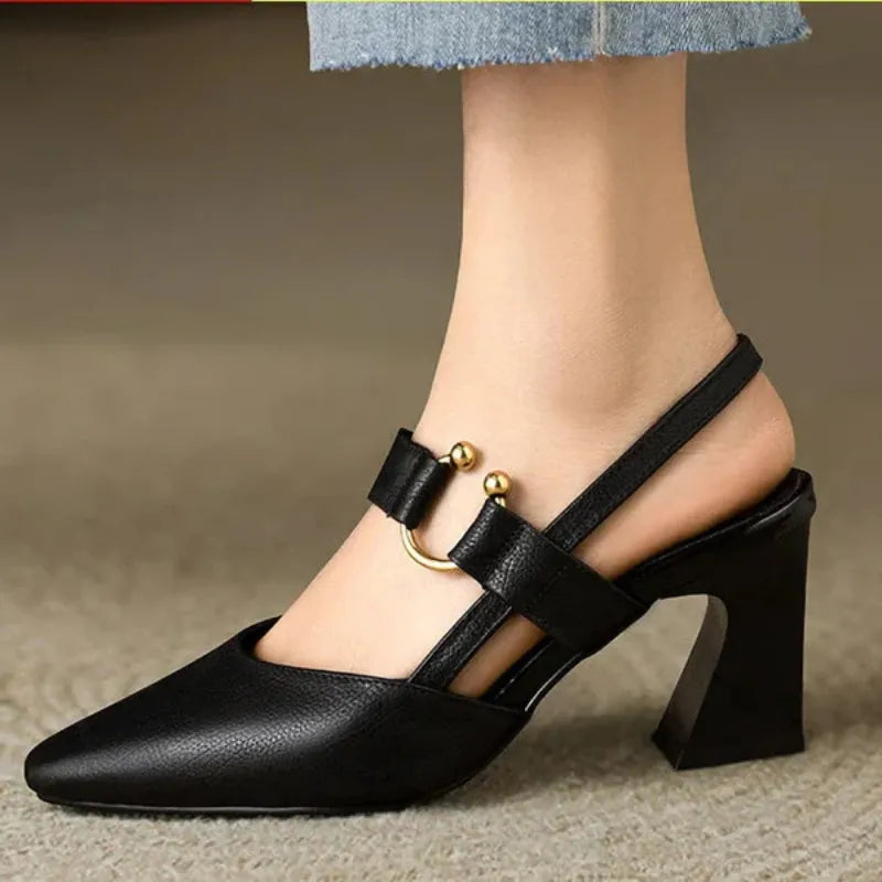 Black / 3