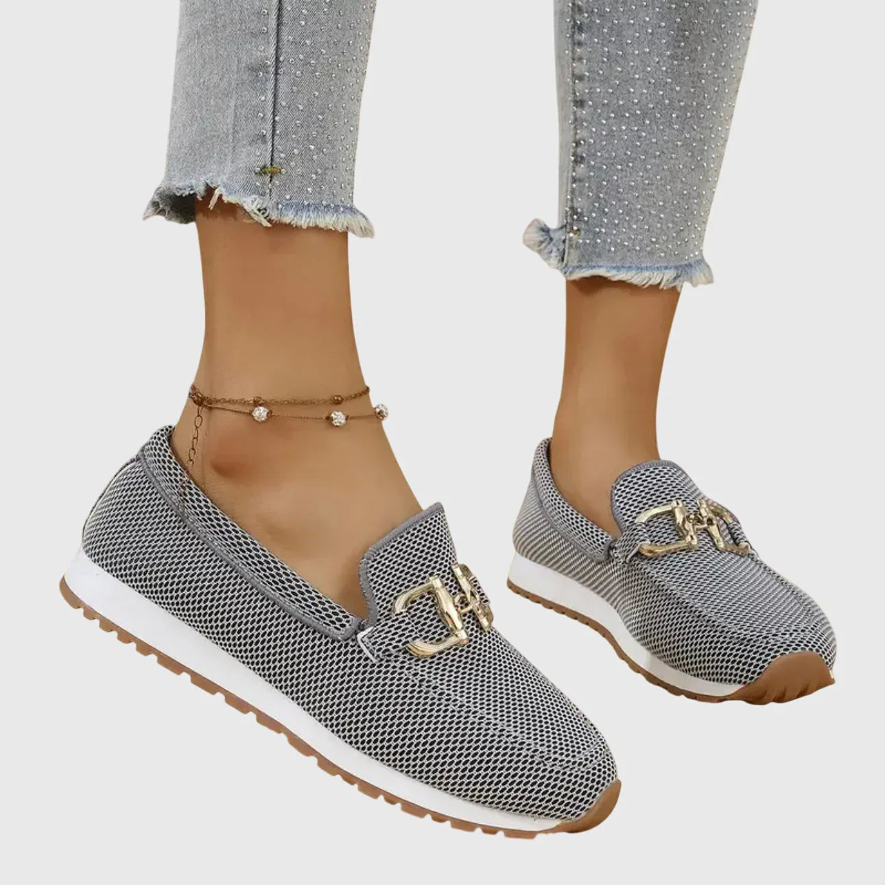 Grey / 3